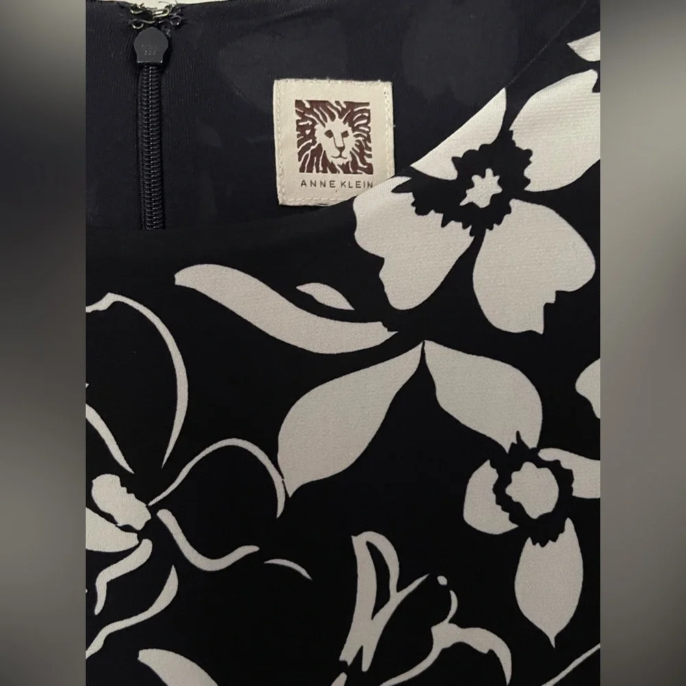 Anne klein dress size 8 midi/ casual/ office outfit/ church/ navy blue & white - Picture 3 of 4